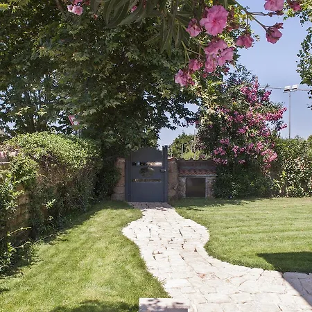 87 Bed & Breakfast Fiumicino